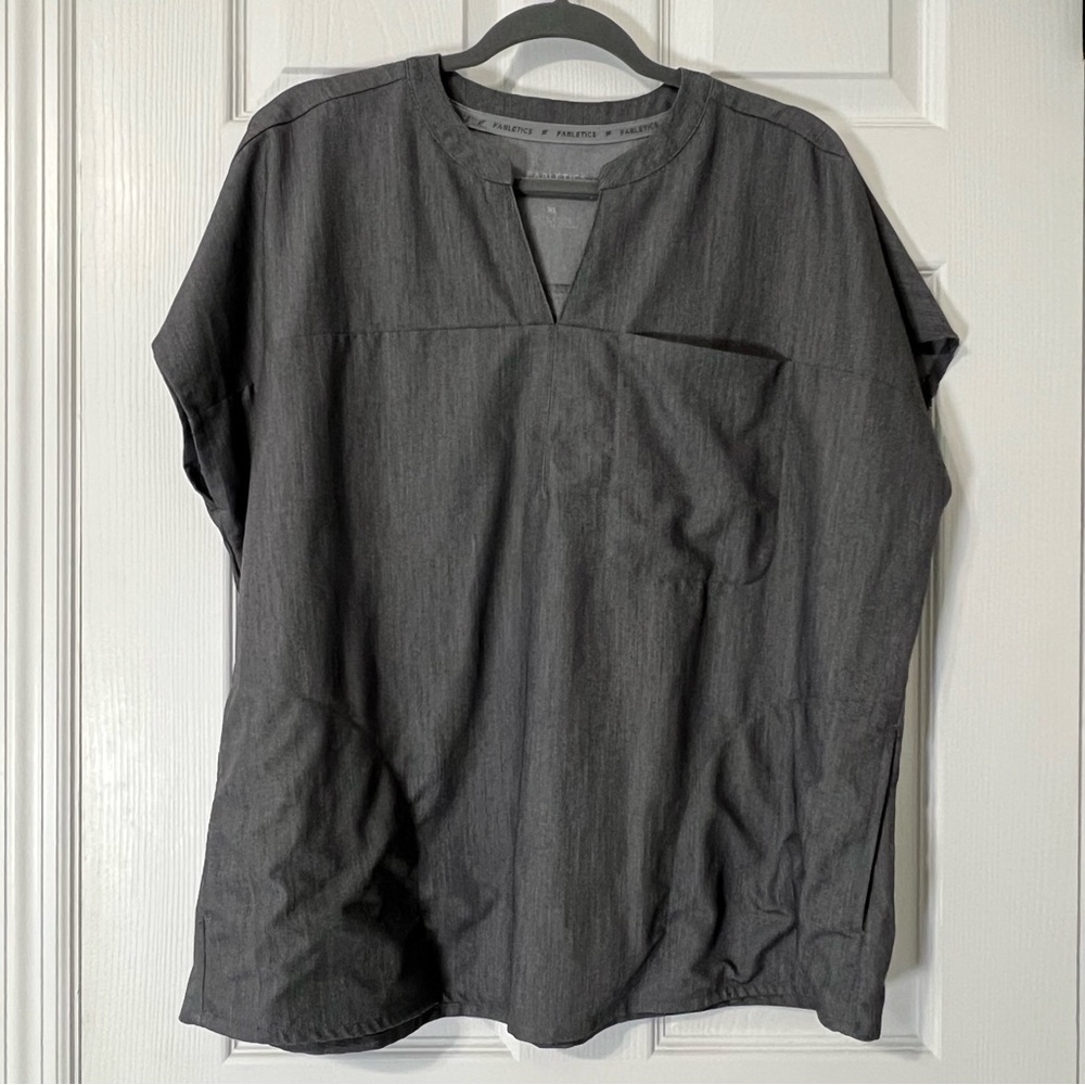 Fabletics Women’s V-Neck Tank Scrub Top Size XL